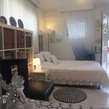 דירות Peraía A Majestic Elegant House With A Garden מראה חיצוני תמונה