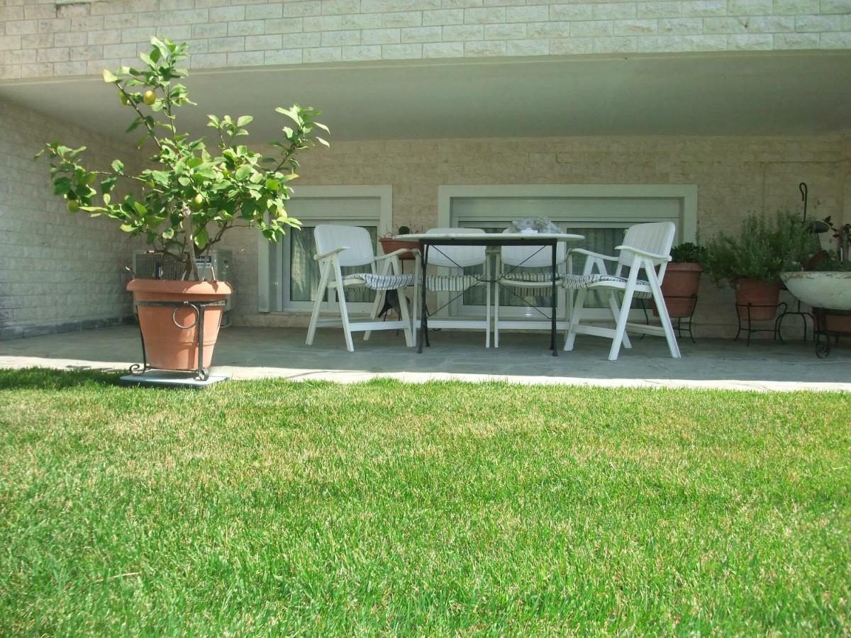 דירות Peraía A Majestic Elegant House With A Garden מראה חיצוני תמונה